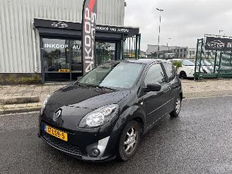 krockskadad bil auto Renault Twingo 1.2 16V AIRCO 2010/6