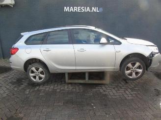 demontáž osobní automobily Opel Astra Astra J Sports Tourer (PD8/PE8/PF8), Combi, 2010 / 2015 1.4 16V ecoFLEX 2012/2