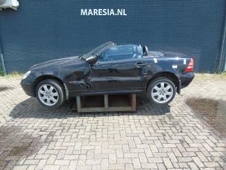 Coche siniestrado Mercedes SLK SLK (R170), Cabrio, 1996 / 2004 2.3 230 K 16V 2001