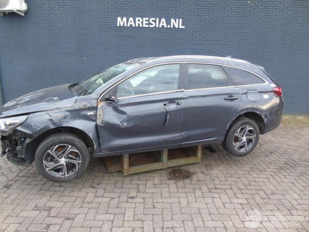 Hyundai I-30 i30 Wagon (PDEF5), Combi, 2017 1.5 T-GDI 16V Hybrid 48V