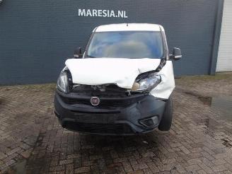 Coche siniestrado Fiat Doblo Doblo Cargo (263), Van, 2010 1.6 D Multijet 2019/1