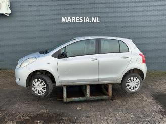 Vrakbiler auto Toyota Yaris Yaris II (P9), Hatchback, 2005 / 2014 1.3 16V VVT-i 2008/5