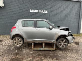 Coche siniestrado Suzuki Swift Swift (ZA/ZC/ZD1/2/3/9), Hatchback, 2005 / 2015 1.5 VVT 16V 2008/5