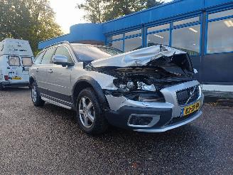 damaged passenger cars Volvo Xc-70 3.2 Summum 2008/1
