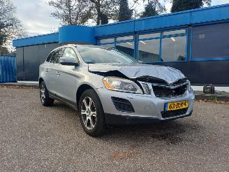 Schadeauto Volvo Xc-60 2.0 T5 Summum 2013/1