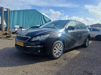Peugeot 308 1.2 PureTech Style picture 2
