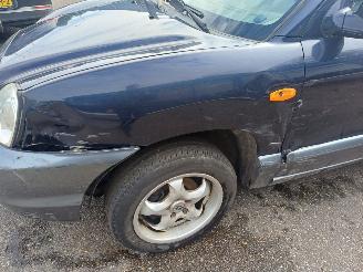 Hyundai Santa Fe 2.0i-16V Dyn. Motion picture 3