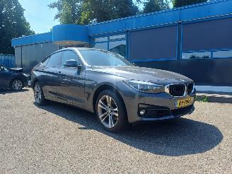 uszkodzony samochody osobowe BMW 3-serie GT Gran Turismo 320i Corporate Lease High Executive 2018/2