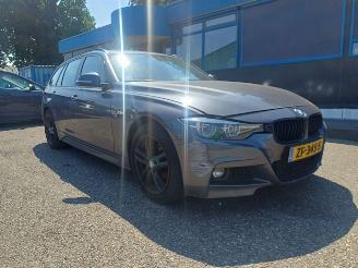 damaged passenger cars BMW 3-serie Touring 318i M Sport Corporate Lease 2019/5
