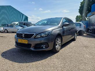 Peugeot 308 SW 1.2 PureTech Blue Lease Executive picture 2