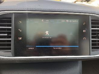 Peugeot 308 SW 1.2 PureTech Blue Lease Executive picture 9