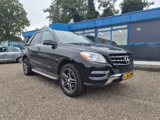 Schadeauto Mercedes M-klasse 350 2013/10