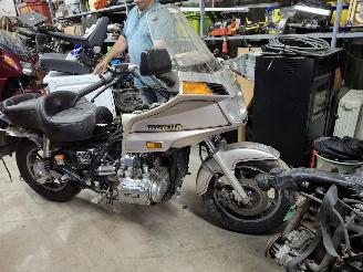 krockskadad bil motor Honda VL 1500 GL 1200 INTERSTATE 1989/4