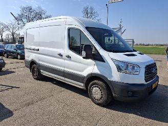 skadebil auto Ford Transit  2014/5