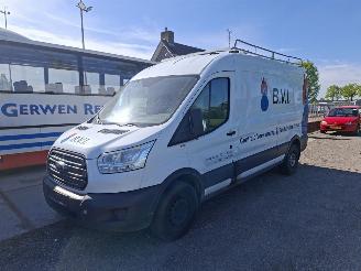 skadebil auto Ford Transit  2014/5