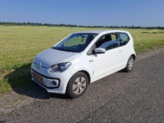 Schadeauto Volkswagen Up! 1.0 12 v 2013/4