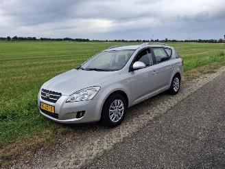 Unfallwagen Kia Ceed SW 1.6 16V 2009/4