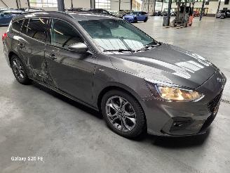 Ford Focus Wagon 1.0 Automaat 92-KW EcoBoost ST-Line picture 3