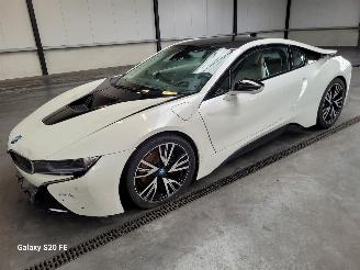 krockskadad bil auto BMW i8 Coupe e-Drive 275-KW Automaat X-Drive 2017/2