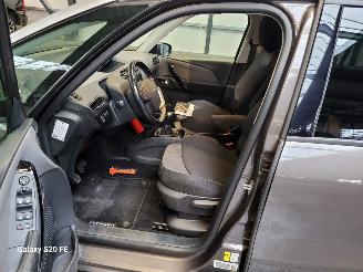 Citroën Grand C4 Picasso 1.6 HDi 88-KW 6-Bak BLUE 7-Persoons picture 16