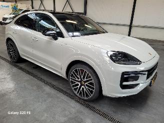 Damaged car Porsche Cayenne Coupe 3.0 S e-Hybrid 346-KW Automaat 2024/6