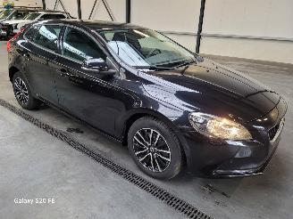 Vaurioauto  passenger cars Volvo V-40 2.0 D2 88-KW Automaat 5drs Momentum 2016/12