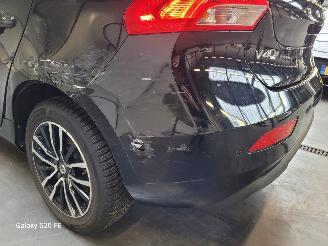 Volvo V-40 2.0 D2 88-KW Automaat 5drs Momentum picture 6