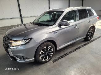 Avarii autoturisme Mitsubishi Outlander 2.0 PHEV 89-KW Automaat 4-WD Executive 2015/12