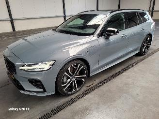 krockskadad bil auto Volvo V-60 2.0 T6 Plug-In-Hybrid Automaat AWD R-DESIGN 2022/3