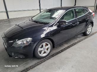 Schadeauto Volvo V-40 2.0 D4 190-PK 6-Bak Summum 5drs 2014/10