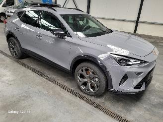 uszkodzony samochody osobowe Cupra Formentor 1.5 e-Hybrid 150-KW DSG Plug-In-Hybrid 2025/12