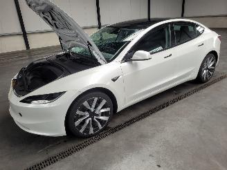 Voiture accidenté Tesla Model 3 Dual Motor 366-KW Automaat AWD 2024/10