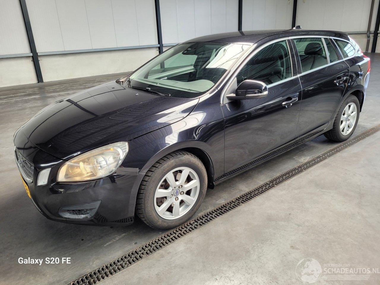 Volvo V-60 1.6 T3 110-KW Automaat Momentum