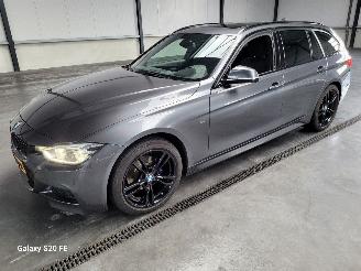 skadebil auto BMW 3-serie 318i Touring 100-KW Automaat M-Sport Panoramadak 2018/1