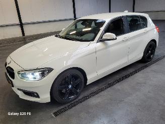Schadeauto BMW 1-serie 120i Automaat 135-KW High Executive 5drs 2017/1