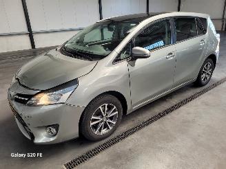Voiture accidenté Toyota Verso 1.8 VVT-i 108-KW 6-Bak Business Panoramadak 2014/1
