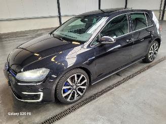 Schadeauto Volkswagen Golf GTE 1.4 TSi 110-KW DSG 5drs Panoramadak 2015/1