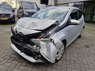 demontáž osobní automobily Toyota Aygo 1.0 VTTi X-play 2016/1
