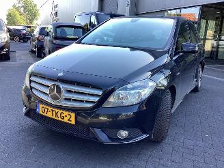 demontáž osobní automobily Mercedes B-klasse 180 2012/2