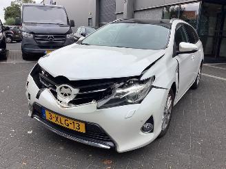 Schadeauto Toyota Auris Touring Sports 1,8. 16V 2014/9