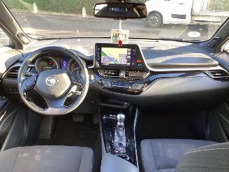 Toyota CH-R Hybrid Dynamic picture 9