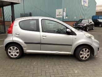 Peugeot 107 107, Hatchback, 2005 / 2014 1.0 12V picture 4