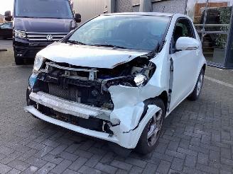 Voiture accidenté Toyota iQ  2009/9