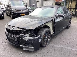 skadebil auto BMW 3-serie 320 I High Executive 2017/6