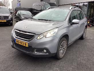 krockskadad bil auto Peugeot 2008 1.2 VTi Pure Tech 2016/3