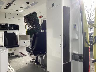 Mercedes Sprinter 319 V6Ambulance picture 16