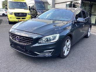 damaged passenger cars Volvo V-60 2.4 Plug in Hybrid 2013/7