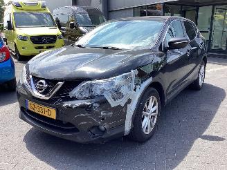 krockskadad bil auto Nissan Qashqai 1.2 Acenta 2014/8
