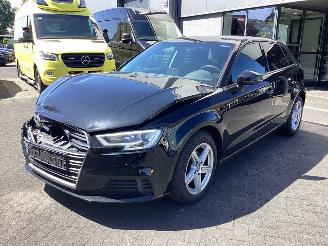 krockskadad bil auto Audi A3 30 TFSI Pro Line 2018/11