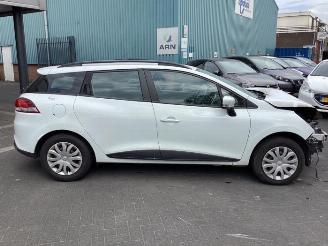 Renault Clio Clio IV Estate/Grandtour (7R), Combi 5-drs, 2012 / 2021 0.9 Energy TCE 75 12V picture 4